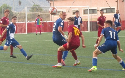 El CES juvenil, disputant el partit contra el San Francisco | Futbolbalear